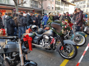 St Nikolaus auf dem Motorrad